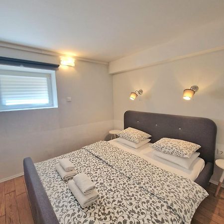 Max'S Downtown Oasis Apartman Zára Kültér fotó