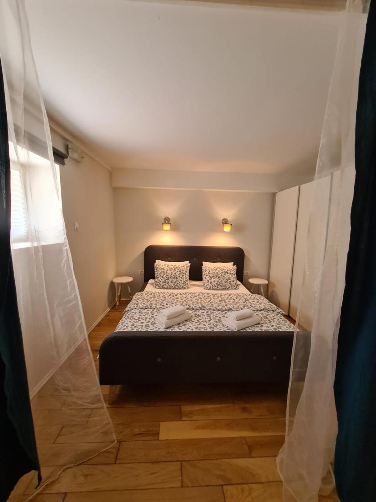 Max'S Downtown Oasis Apartman Zára Kültér fotó